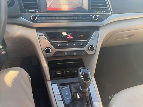 Used 2017 Hyundai Elantra SE FWD image 13