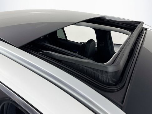 Certified 2025 Mercedes-Benz GLC 350e 4MATIC image 22