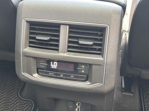 Used 2019 Volkswagen Atlas SE w/ Panoramic Sunroof Package FWD image 38