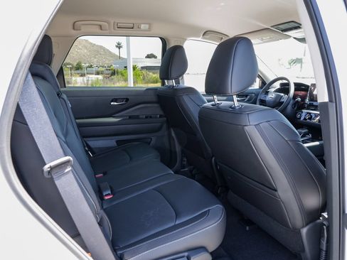 New 2026 Nissan Pathfinder SL FWD image 21