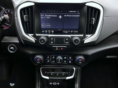 Used 2024 GMC Terrain SLT image 13