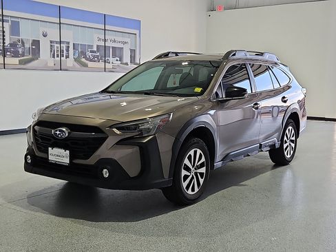 Used 2023 Subaru Outback Premium AWD/4WD image 9