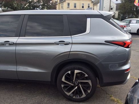 Used 2023 Mitsubishi Outlander SE image 14