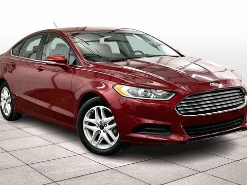 Used 2015 Ford Fusion SE image 3