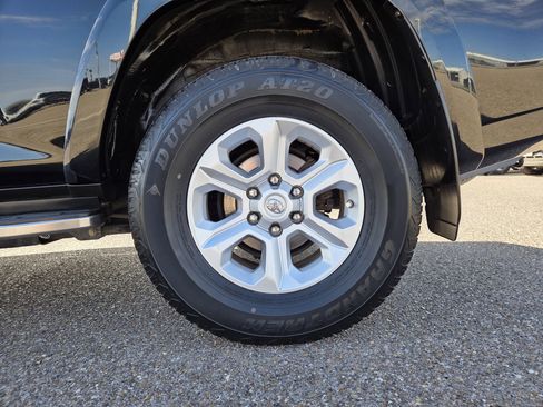 Used 2019 Toyota 4Runner SR5 Premium image 9