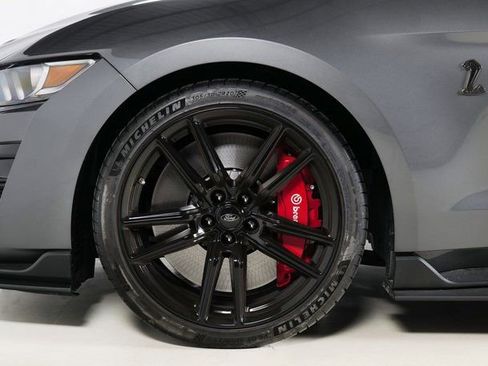 Used 2022 Ford Mustang Shelby GT500 w/ Technology Package image 39