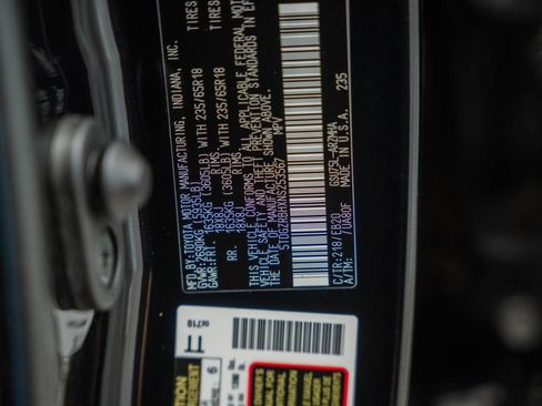 Used 2022 Toyota Highlander XLE AWD/4WD image 41