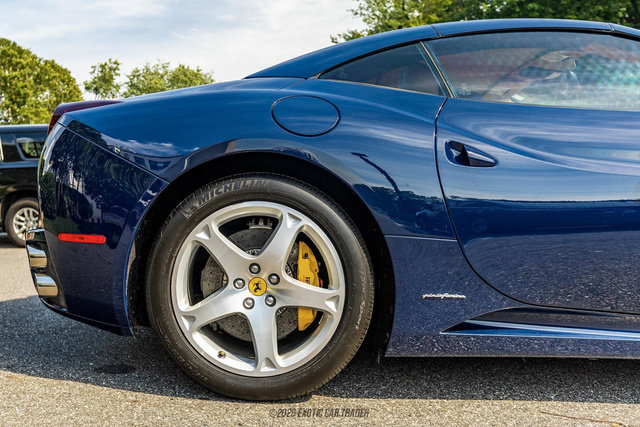 Used 2012 Ferrari California RWD image 9
