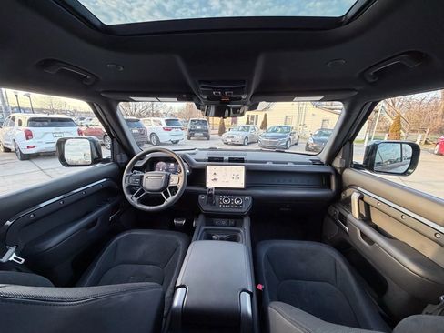 Used 2023 Land Rover Defender 110 V8 image 98