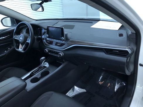 Used 2025 Nissan Altima 2.5 SV image 23