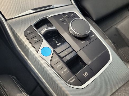 Used 2023 BMW i4 eDrive40 image 25