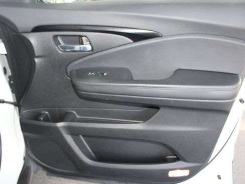 Used 2022 Honda Pilot Touring image 46
