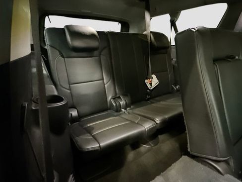 Used 2018 Chevrolet Suburban LT image 29
