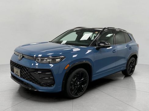 New 2026 Volkswagen Tiguan SE R-Line image 9