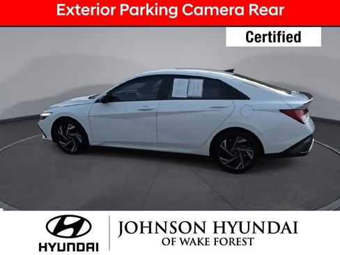 Certified 2025 Hyundai Elantra SEL image 6