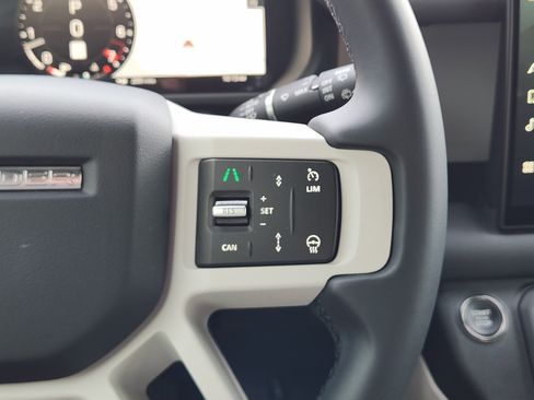 Certified 2025 Land Rover Defender 110 S image 30