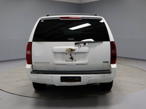 Used 2011 Chevrolet Suburban LT image 8