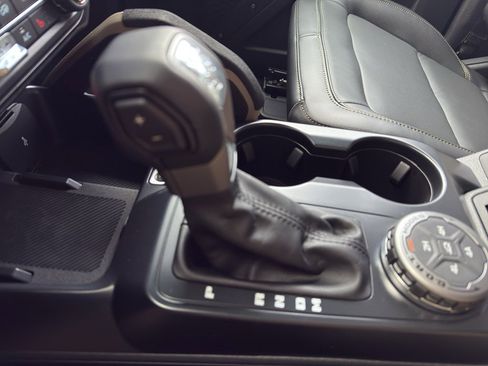 New 2025 Ford Bronco Badlands image 28