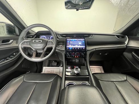 Used 2024 Jeep Grand Cherokee L Limited w/ Luxury Tech Group II image 12