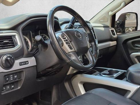 Used 2019 Nissan Titan PRO-4X w/ Pro-4x Utility Package AWD/4WD image 9