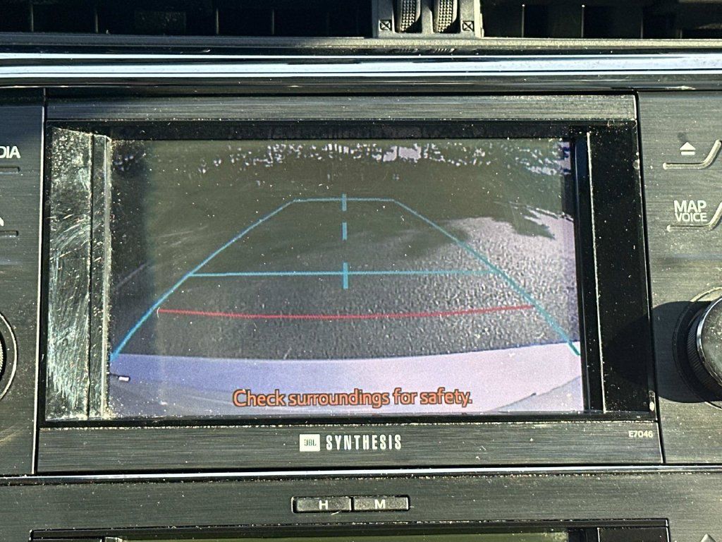 Used 2013 Toyota Avalon Limited FWD image 34