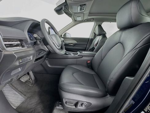 New 2026 Toyota Grand Highlander XLE image 11