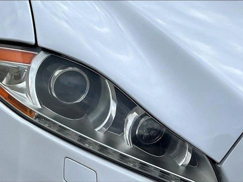 Used 2012 Jaguar XJ image 27