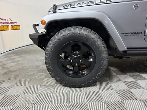 Used 2015 Jeep Wrangler Unlimited Sahara image 10