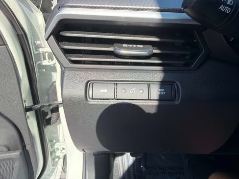 Used 2023 Nissan Altima 2.5 SR FWD image 31