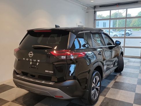 Used 2022 Nissan Rogue SV image 6