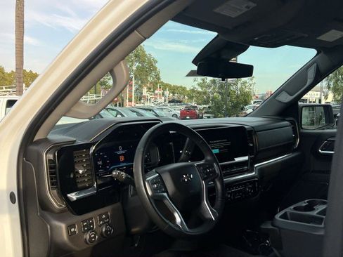 Used 2024 Chevrolet Silverado 1500 LT Trail Boss image 10