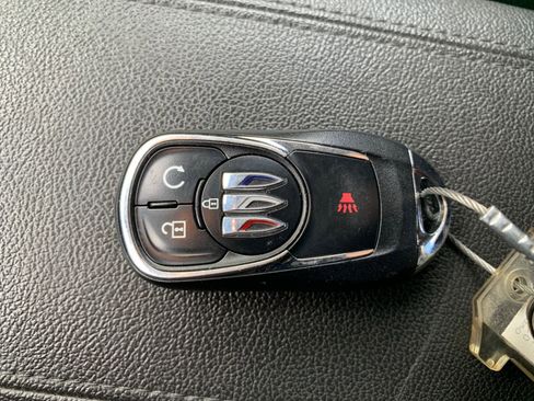 Used 2025 Buick Encore GX Preferred AWD/4WD image 23