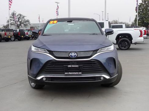 Certified 2024 Toyota Venza Limited image 3