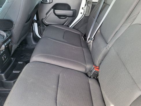 Used 2023 Jeep Wrangler Unlimited w/ Sun & Screen Package image 29