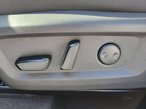 New 2025 Nissan Rogue SV AWD/4WD image 27