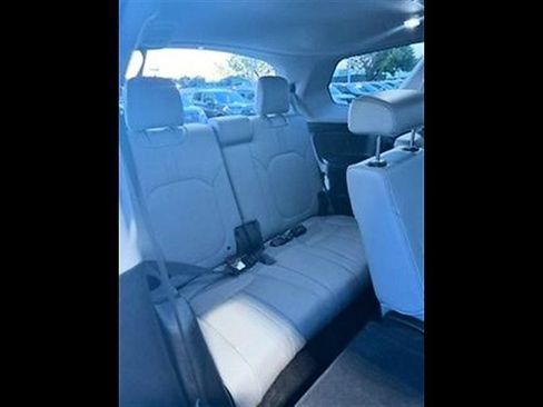 Used 2025 Honda Pilot EX-L image 7
