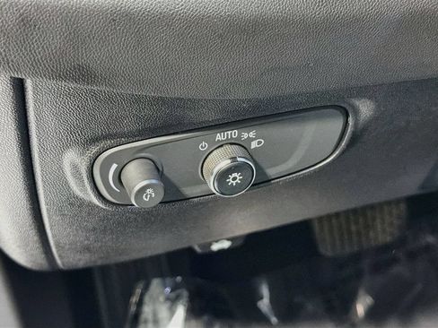 Used 2019 Chevrolet Equinox LT FWD image 12