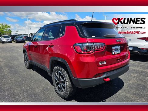 Used 2025 Jeep Compass Trailhawk AWD/4WD image 6