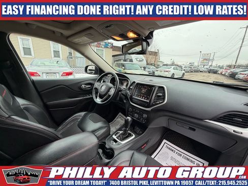 Used 2016 Jeep Cherokee Trailhawk w/ Comfort & Convenience Group AWD/4WD image 15