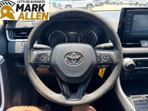 Used 2019 Toyota RAV4 LE AWD/4WD image 11