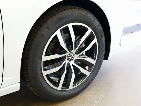 New 2025 Volkswagen Jetta SE image 8