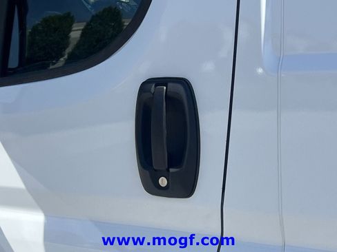 Used 2025 RAM ProMaster 2500 w/ Convenience Group FWD image 28