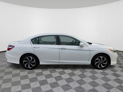 Used 2016 Honda Accord EX image 6