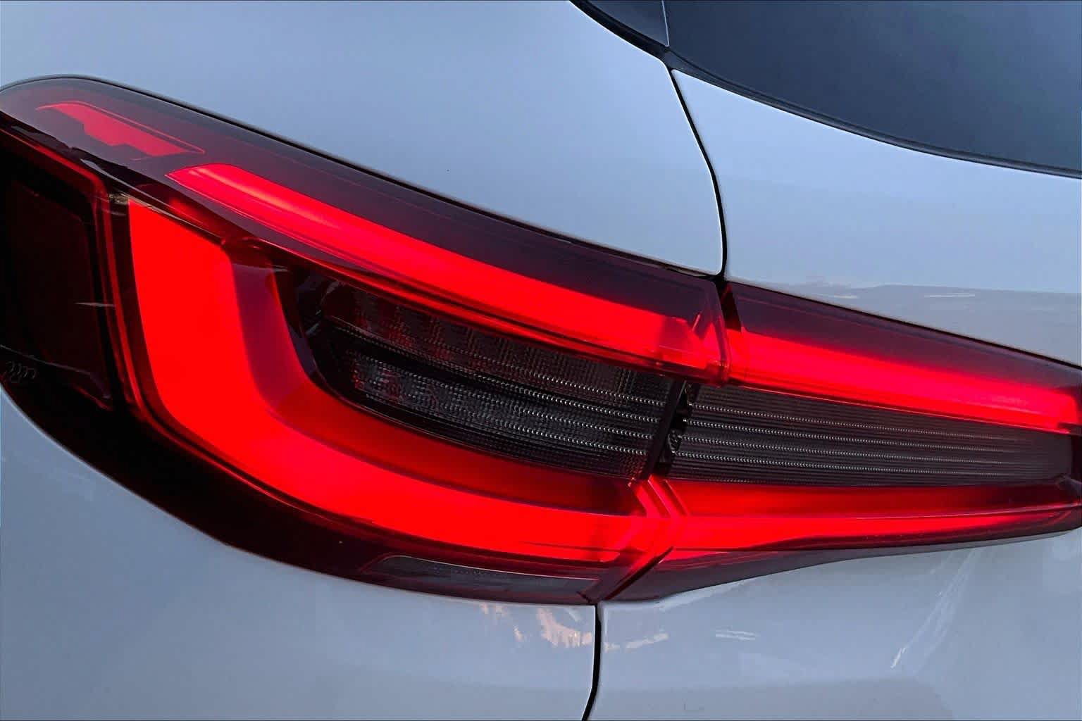 Used 2019 BMW X5 xDrive40i w/ M Sport Package AWD/4WD image 30