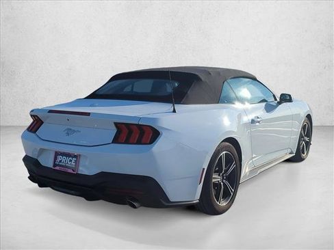 Used 2024 Ford Mustang Convertible image 5