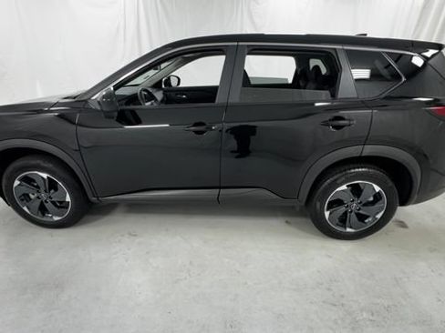 Certified 2025 Nissan Rogue SV AWD/4WD image 6