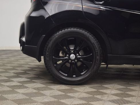 Used 2016 Kia Soul + image 24