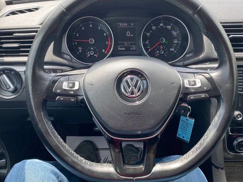 Used 2016 Volkswagen Passat 1.8T SE FWD image 12