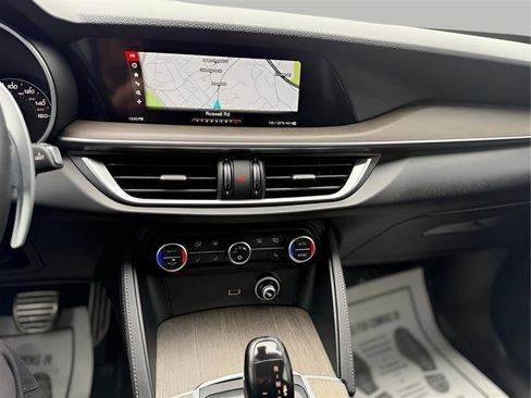 Used 2018 Alfa Romeo Stelvio Ti Sport image 31