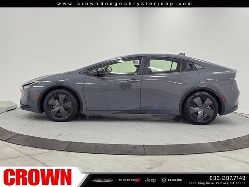Used 2024 Toyota Prius LE FWD image 4
